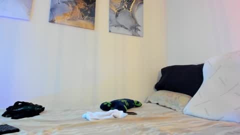  ig mattventure94 online show from December 18, 2024, 10:46 pm