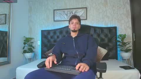 Snapshot of mattdevon chatting on February 11, 2026, 3:33 am Matt online show from February 11, 2026, 3:33 am