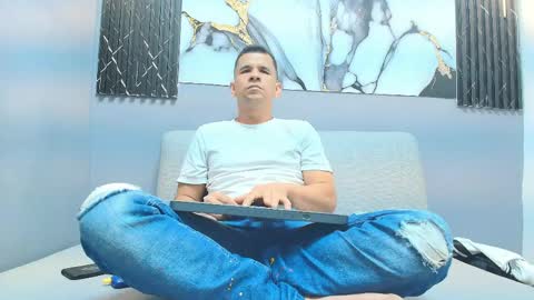 Snapshot of matthew_white2 chatting on May 19, 2026, 7:20 pm Matthew online show from May 19, 2026, 7:20 pm