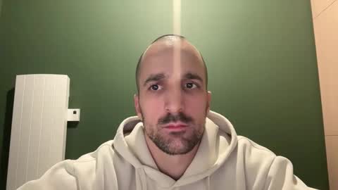 M online show from November 29, 2025, 1:41 am