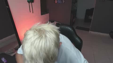 mattias     online show from March 9, 2025, 3:01 am