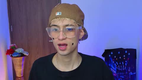 mattias     online show from March 17, 2026, 5:44 am