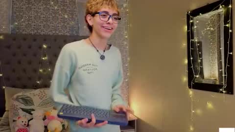 matty_spark online show from January 7, 2026, 1:13 pm