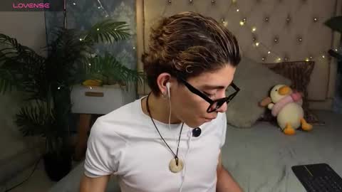 matty_spark online show from February 9, 2026, 1:37 pm