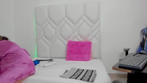 ISABEL online show from January 21, 2025, 2:43 am