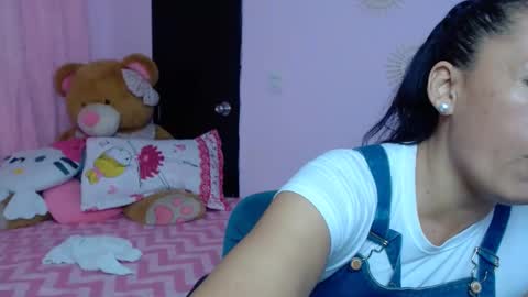 Snapshot of mature_martina_ chatting on January 13, 2025, 10:56 pm Martina online show from January 13, 2025, 10:56 pm