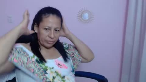 Snapshot of mature_martina_ chatting on January 29, 2025, 8:08 am Martina online show from January 29, 2025, 8:08 am