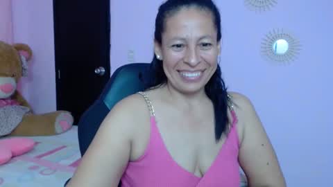 Snapshot of mature_martina_ chatting on February 1, 2025, 6:43 am Martina online show from February 1, 2025, 6:43 am