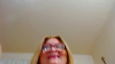 Snapshot of maturehot649 chatting on December 5, 2024, 11:16 am maturehot649 online show from December 5, 2024, 11:16 am