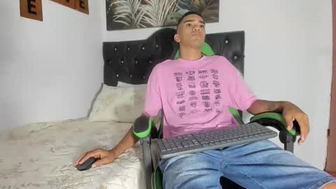 Snapshot of mauricio_smiith chatting on March 1, 2026, 2:02 am MAURICIO online show from March 1, 2026, 2:02 am