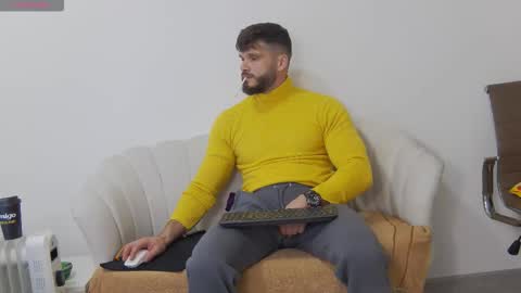 mauro_real_man online show from November 12, 2025, 6:30 pm