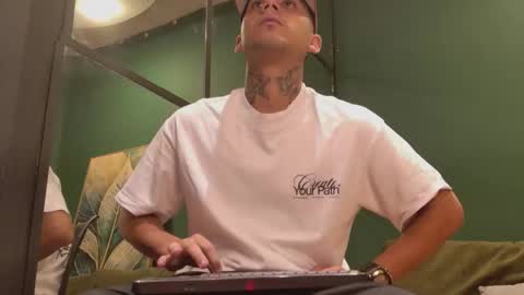 mauromaster10 online show from January 16, 2026, 3:32 am