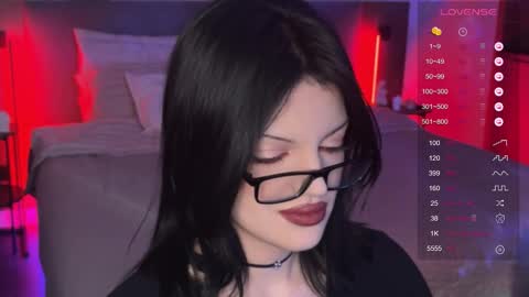 Mavis online show from December 4, 2025, 9:12 pm