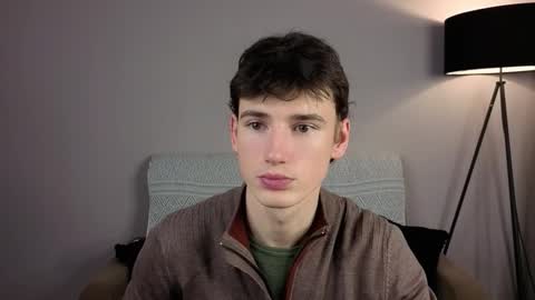 Max online show from December 19, 2025, 6:42 am