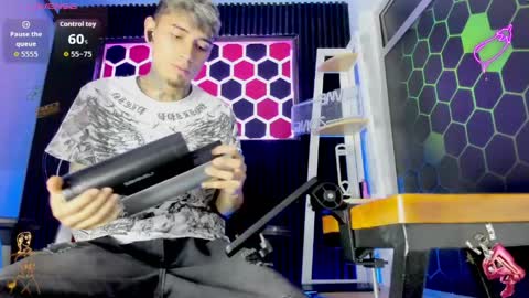 Max online show from April 3, 2026, 3:04 am