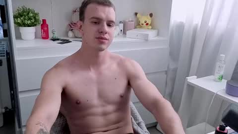 Max Kun online show from June 7, 2026, 5:44 am