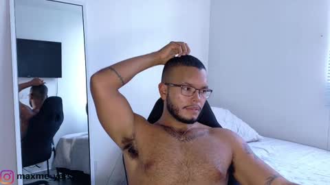 max_meyer online show from October 1, 2025, 9:54 pm