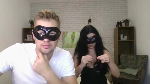 Max  Aliya online show from October 26, 2025, 7:58 am