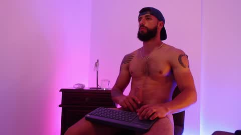 max_xl_ online show from January 16, 2025, 6:37 pm