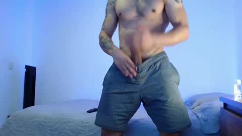 max_xl_ online show from October 8, 2025, 2:58 pm