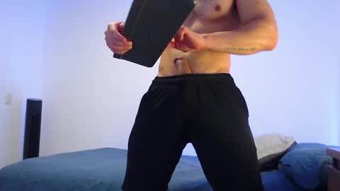 max_xl_ online show from November 27, 2025, 2:41 pm