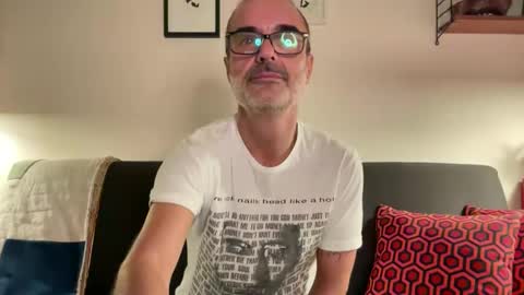 Max Mikado online show from October 12, 2025, 5:45 pm