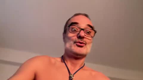 Max Mikado online show from November 14, 2025, 3:11 pm