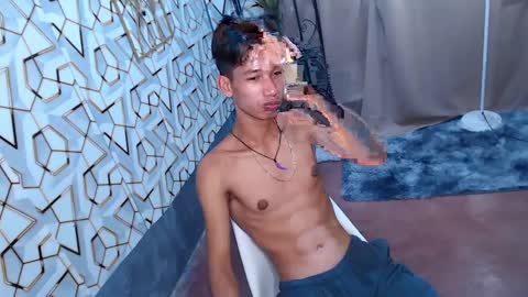 Reyn online show from February 11, 2025, 12:58 pm