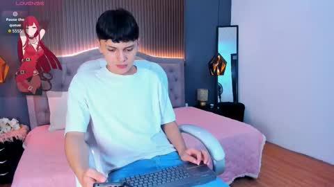 --  -- online show from October 31, 2025, 7:04 pm