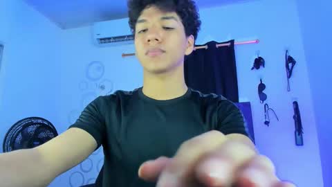 Maximiliano online show from December 2, 2025, 7:09 pm