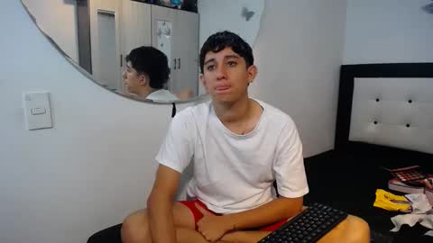 -- maximo and isa -- online show from November 19, 2025, 4:01 am