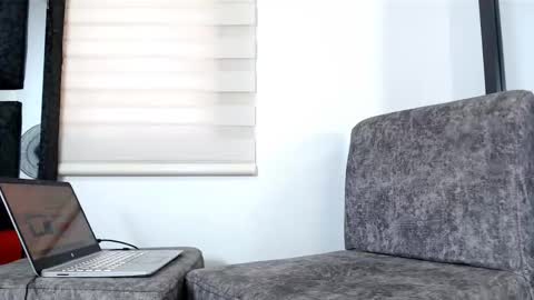 Maximo Sebastian online show from December 22, 2025, 7:44 pm