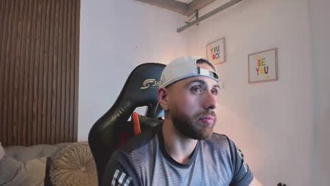 Maximo Wolf online show from February 14, 2026, 8:27 pm