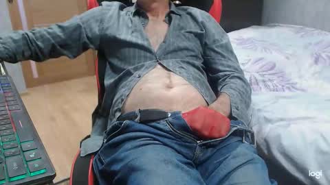 maximus3334 online show from October 8, 2025, 12:25 pm