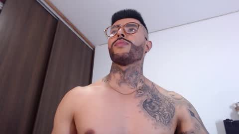 Independent Model online show from December 28, 2024, 7:11 am