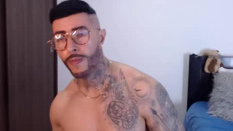 Independent Model online show from January 15, 2025, 7:48 am