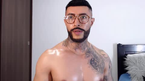 Independent Model online show from February 17, 2025, 4:20 am