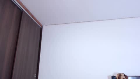 Independent Model online show from February 24, 2025, 12:09 am