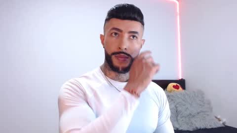 Independent Model online show from September 14, 2025, 12:21 am