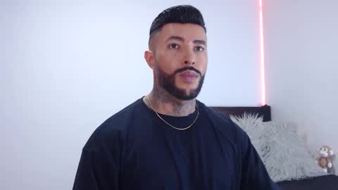 Independent Model online show from September 28, 2025, 3:23 am