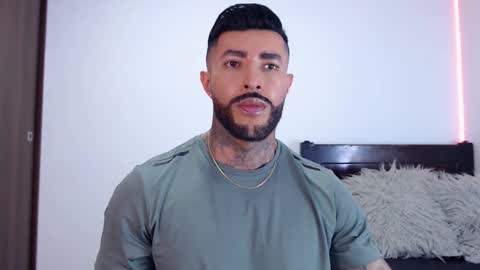 Independent Model online show from October 7, 2025, 3:58 am