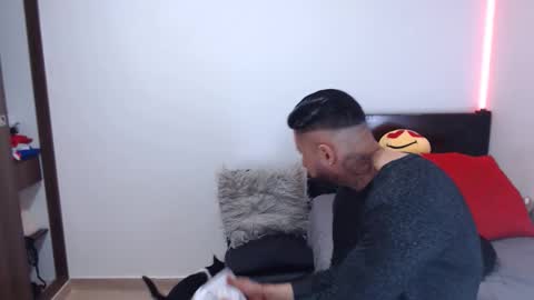 Independent Model online show from November 18, 2025, 3:23 am