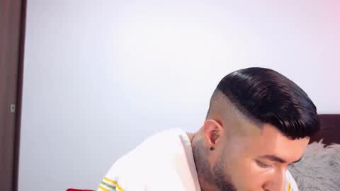 Independent Model online show from February 3, 2026, 6:22 am