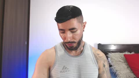 Independent Model online show from April 8, 2026, 4:01 am