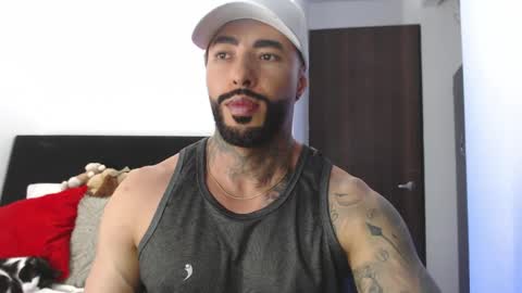 Independent Model online show from May 26, 2026, 3:35 am