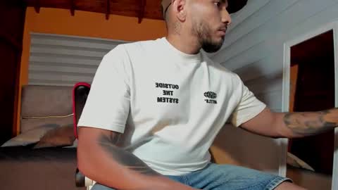 Maximus Clark online show from March 18, 2026, 1:53 am