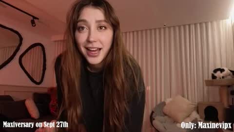 Maxine online show from September 26, 2025, 12:14 am