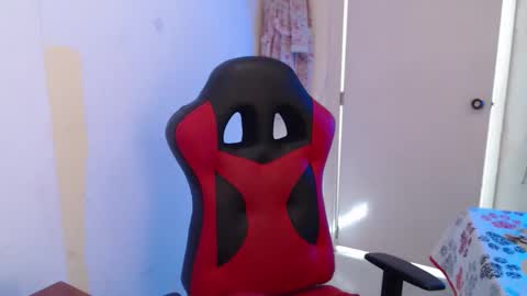 maxinesex_ online show from February 6, 2026, 1:47 pm