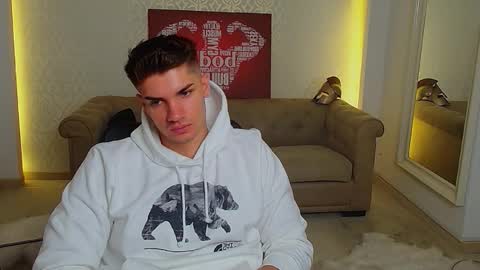 MaxKaiden online show from September 19, 2025, 4:47 am