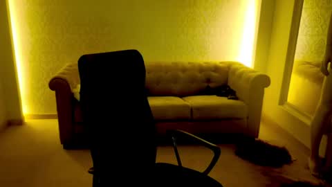 MaxKaiden online show from June 5, 2026, 3:35 am